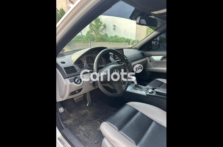 2010 MERCEDES BENZ C300 - 7/7