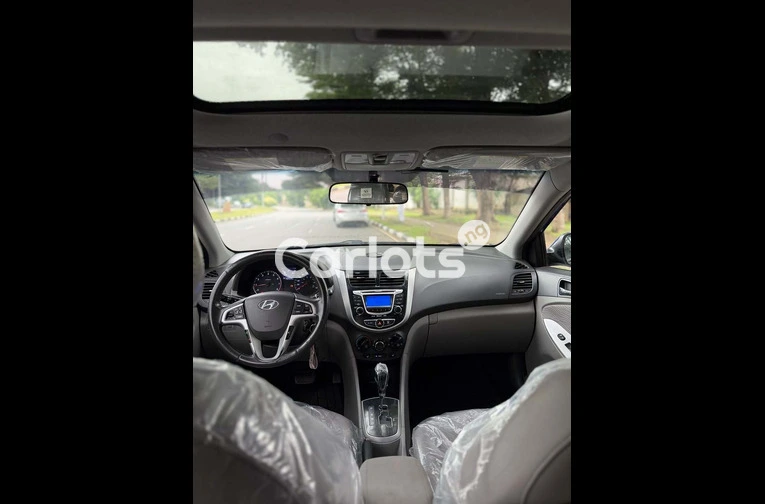 2012 Hyundai Accent - 5/7
