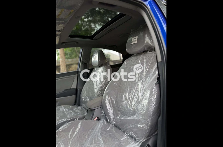 2012 Hyundai Accent - 6/7