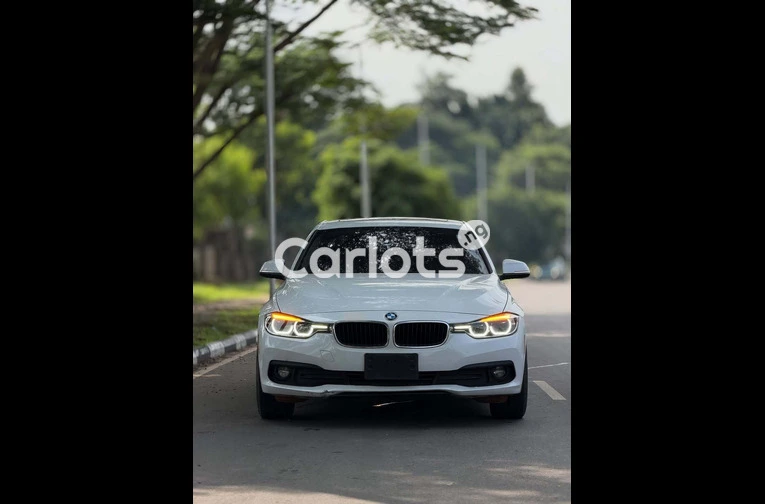 Foreign Used 2019 BMW 320i - 2/7