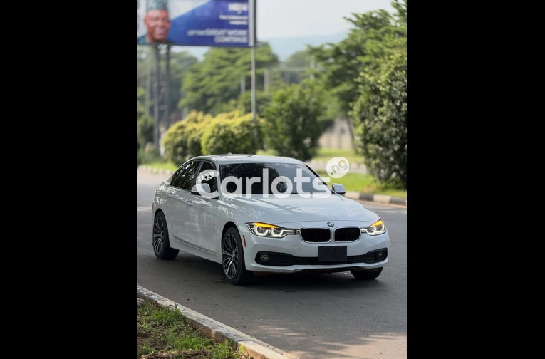 Foreign Used 2019 BMW 320i - 3/7