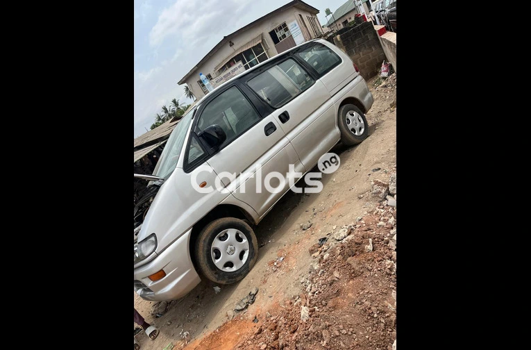 Neatly Used 2005 Mitsubishi L300 - 3/7