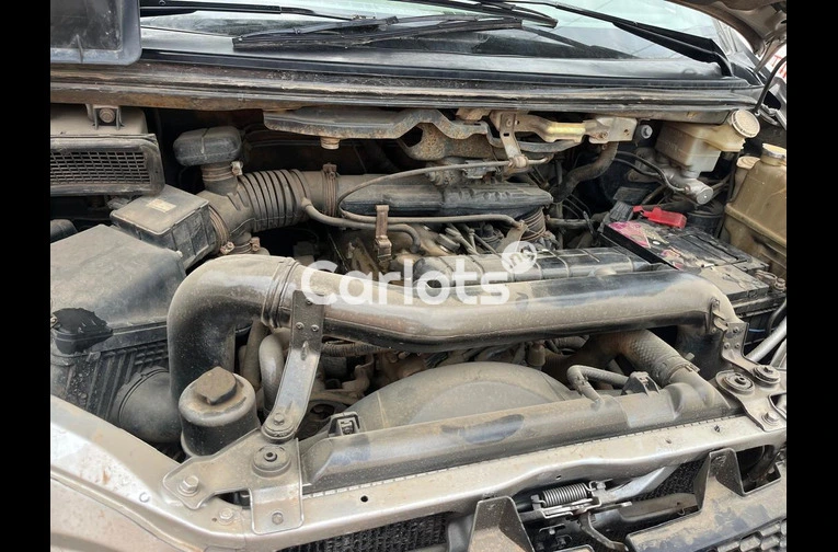Neatly Used 2005 Mitsubishi L300 - 5/7