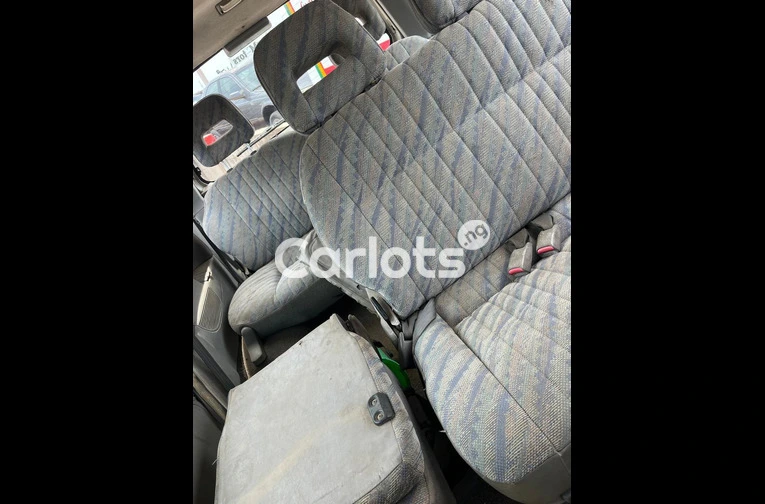 Neatly Used 2005 Mitsubishi L300 for sale in Lagos - photo 7 of 7