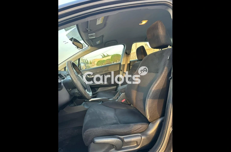 Foreign used 2013 Honda Civic - 2/7