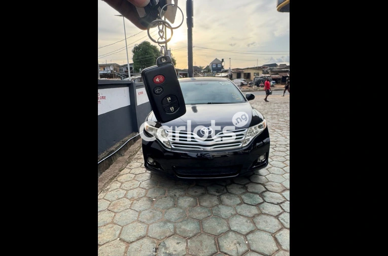 FOREIGN USED 2011 TOYOTA VENZA AWD V6