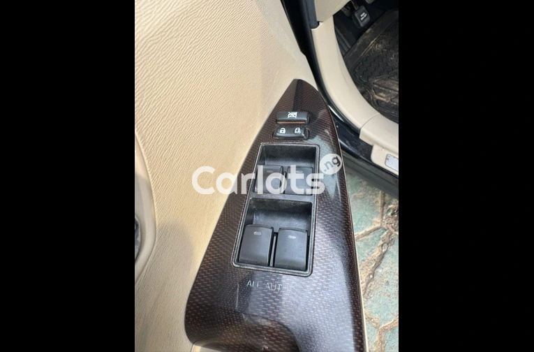 FOREIGN USED 2011 TOYOTA VENZA AWD V6 - 3/7