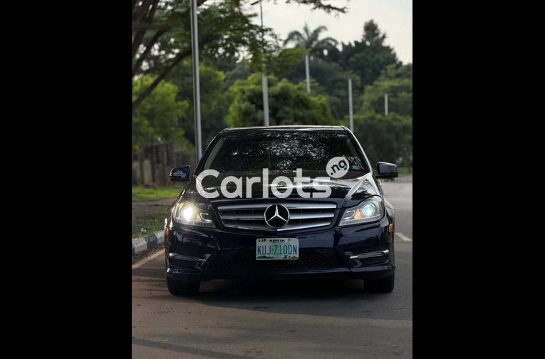 2013 Mercedes-Benz C300 - 2/7