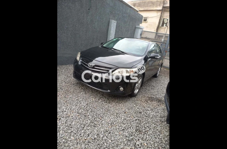 2013 Toyota Corolla KEYLESS - 2/6