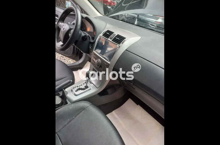 2013 Toyota Corolla KEYLESS - 4/6