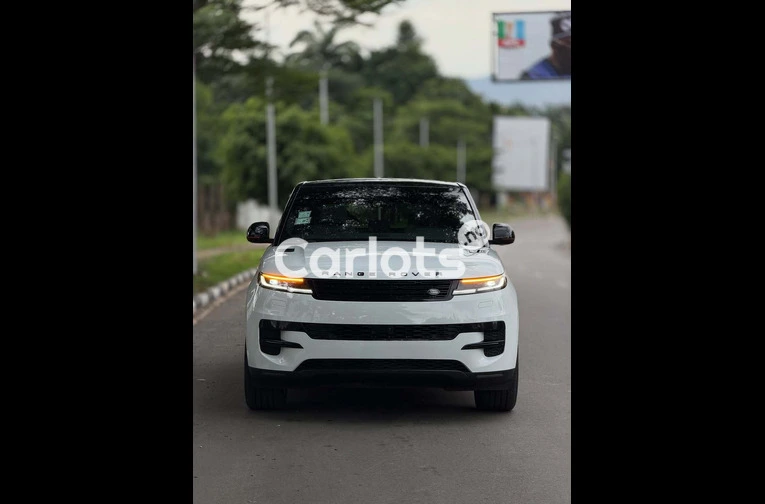 Brand New 2026 Range Rover Sport - 2/7