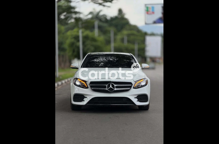 2017 Mercedes-Benz E300 - 2/7