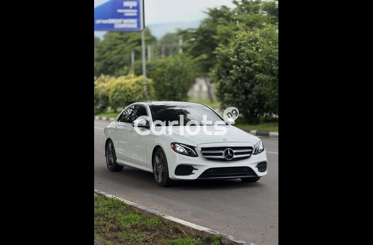 2017 Mercedes-Benz E300 - 3/7