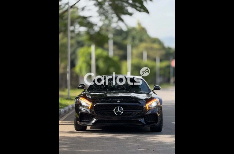 2017 Mercedes-AMG GTS - 2/7