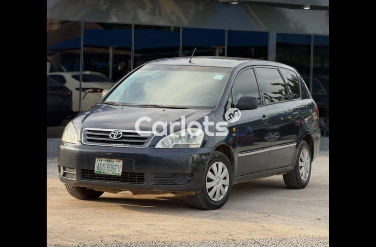Clean 2008 Toyota Avensis - 1/6