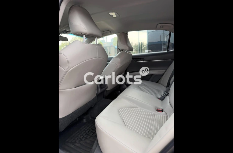 TOYOTA CAMRY 2021 SE AWD - 2/6