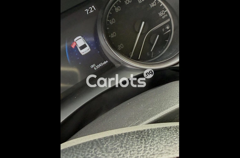 TOYOTA CAMRY 2021 SE AWD - 4/6