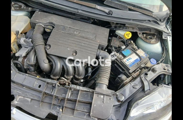 FOREIGN USED MANUAL MAZDA 2 - 4/7