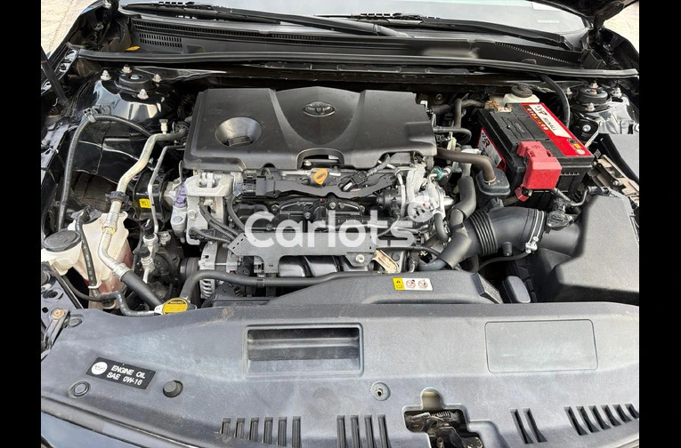 FOREIGN USED 2018 TOYOTA CAMRY XSE - 4/6