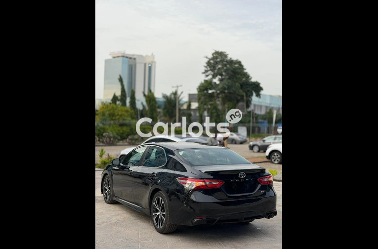 FOREIGN USED 2018 TOYOTA CAMRY XSE - 6/6