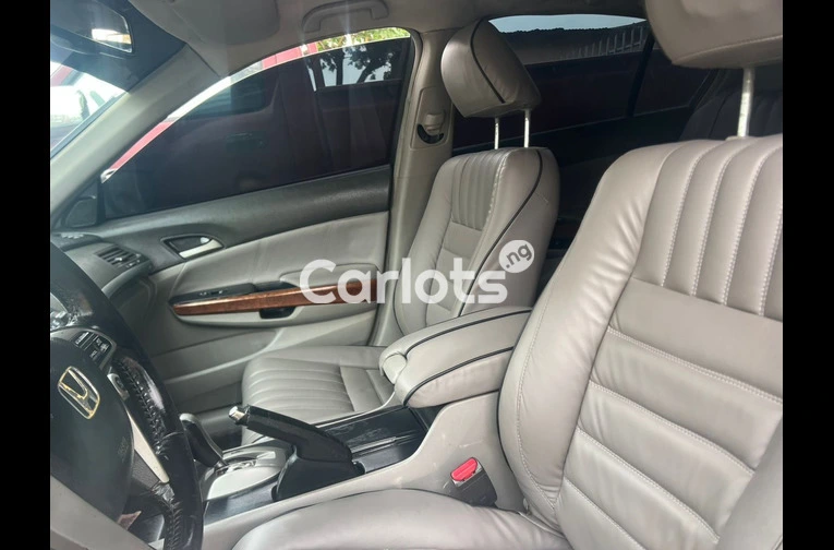 2010 HONDA ACCORD - 2/7