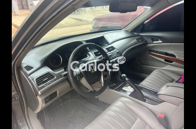 2010 HONDA ACCORD - 3/7