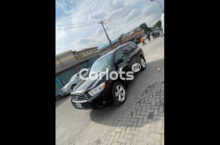 2010 TOYOTA HIGHLANDER LIMITED FULL OPTION