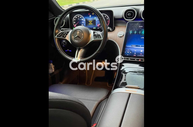 2024 MERCEDES BENZ C300 - 2/7