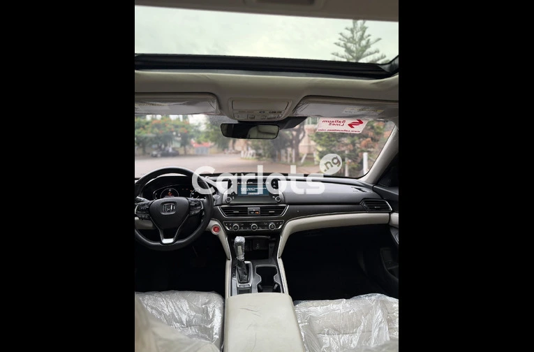 USED 2018 HONDA ACCORD MODEL - 3/7