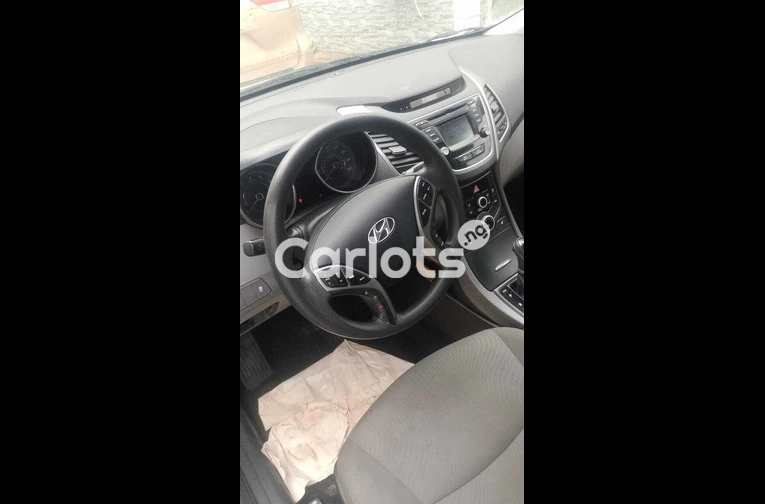 Foreign used Hyundai Elantra 2014 - 2/5