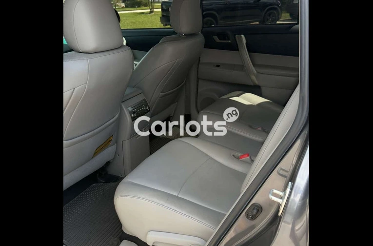 FOREIGN USED 2012 TOYOTA HIGHLANDER - 4/7