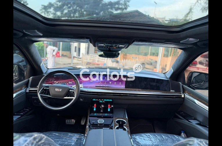 2026 Cadillac escalade - 2/7