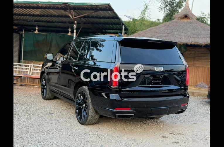 2026 Cadillac escalade - 3/7