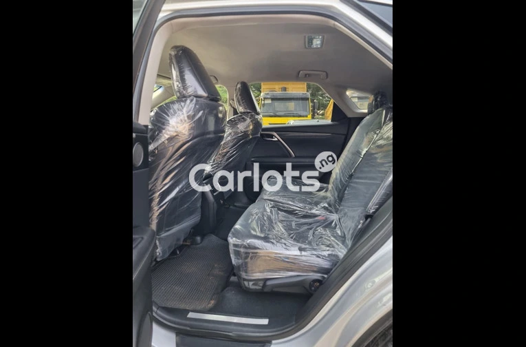 2016 Lexus Rx350 totally accident free - 3/7