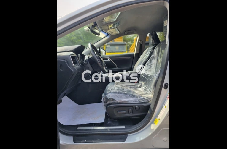 2016 Lexus Rx350 totally accident free - 4/7