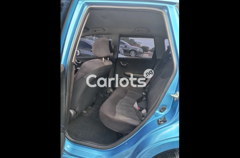 Foreign used 2010 Honda fit - 3/7