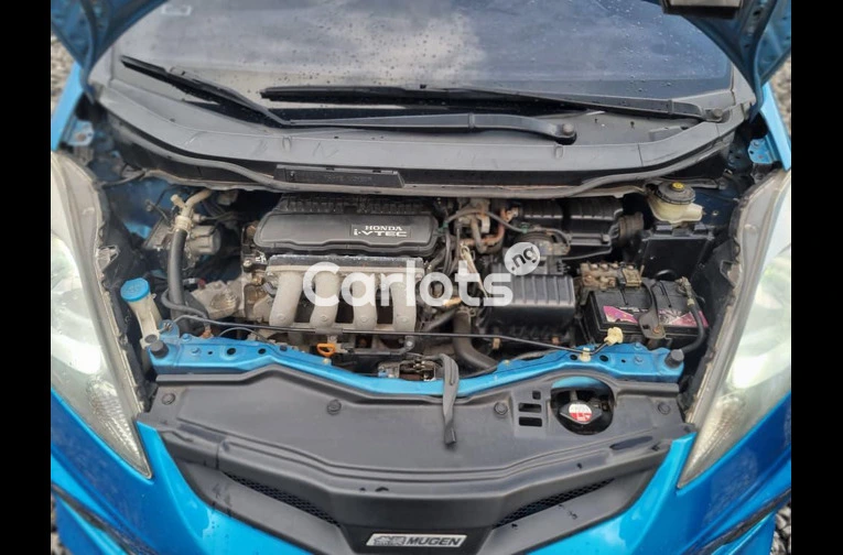 Foreign used 2010 Honda fit - 4/7