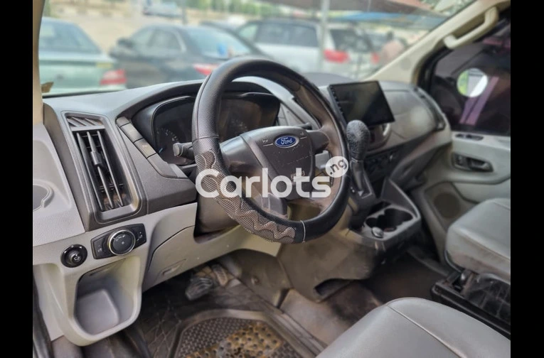 Foreign used 2010 Ford edge - 5/7