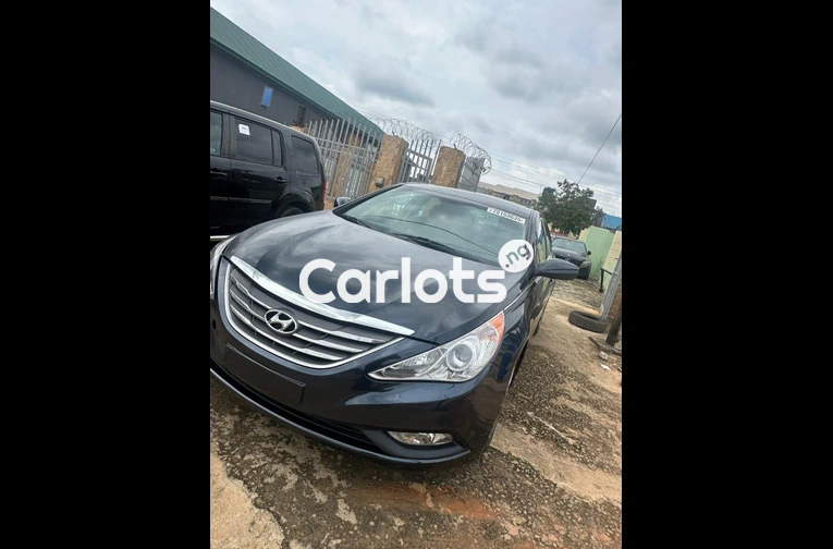 2012 HYUNDAI SONATA