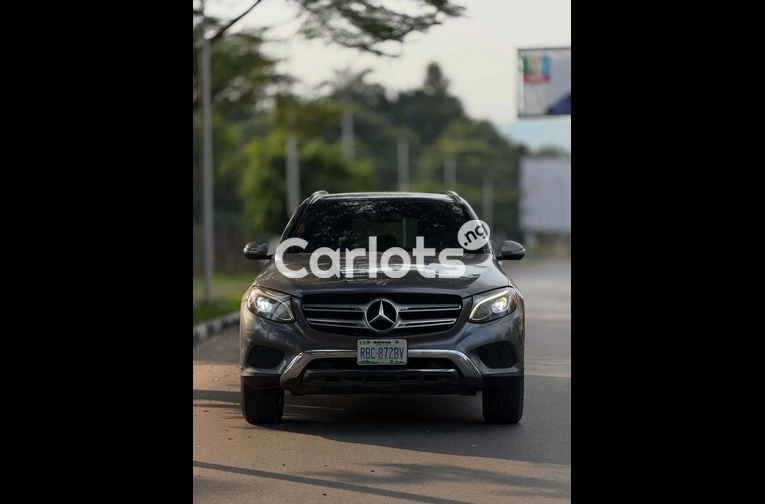 2018 Mercedes-Benz GLC300 - 2/7