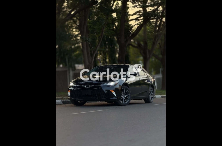 2016 Toyota Camry XSE