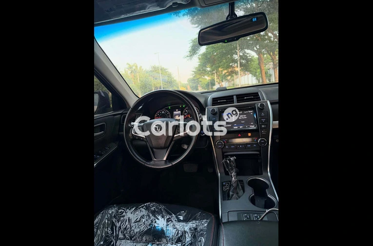 2016 Toyota Camry XSE - 4/7