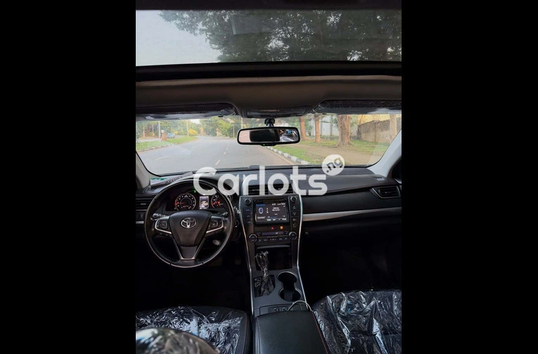 2016 Toyota Camry XSE - 5/7
