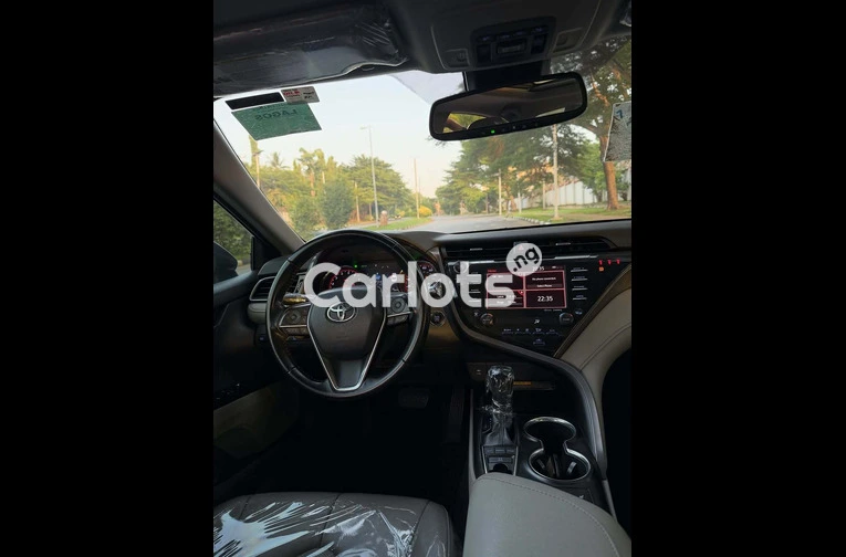 2016 Toyota Camry XSE - 4/7
