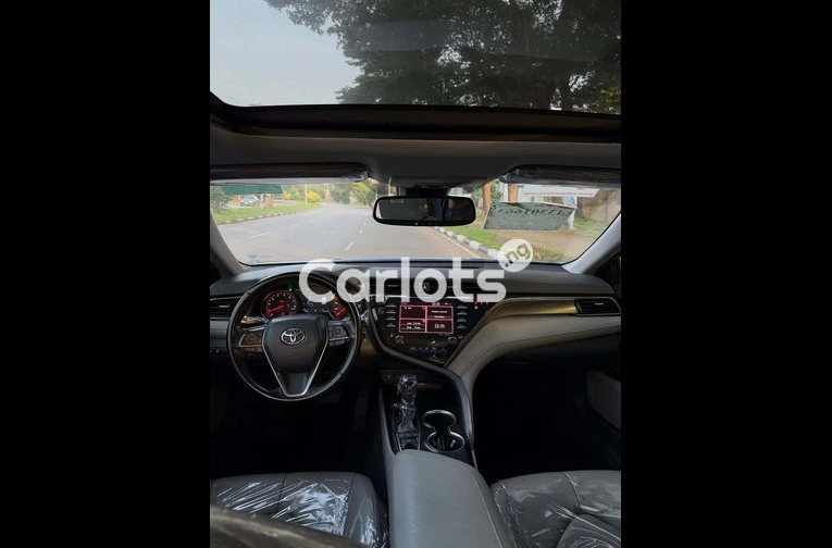 2016 Toyota Camry XSE - 5/7