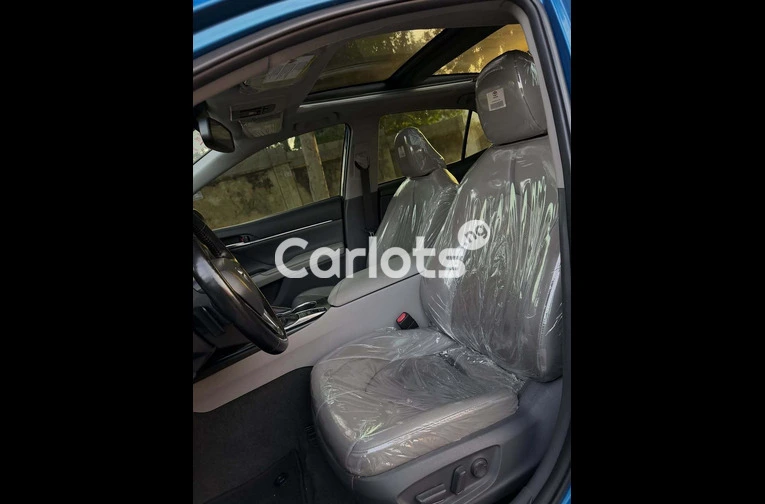 2016 Toyota Camry XSE - 6/7