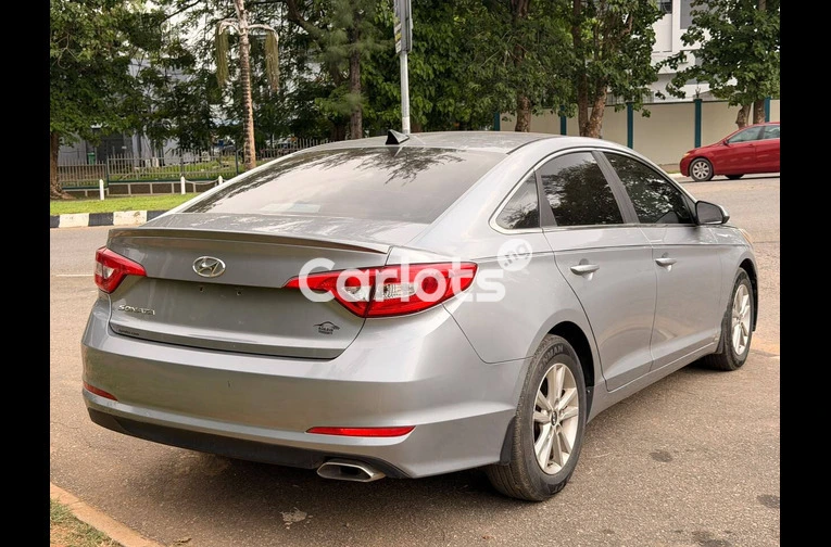 HYUNDAI SONATA 2015 - 2/7