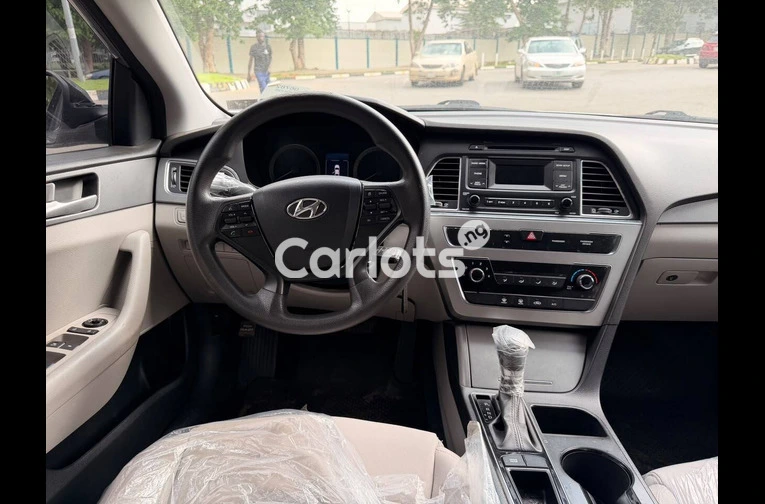 HYUNDAI SONATA 2015 - 3/7