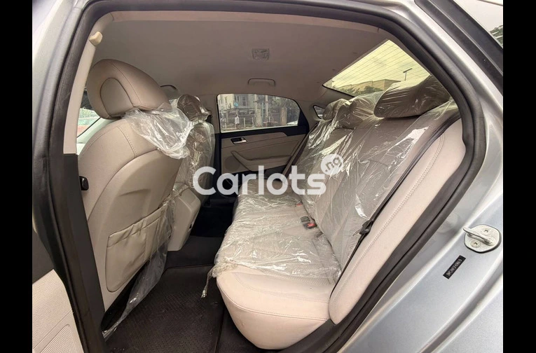 HYUNDAI SONATA 2015 - 4/7