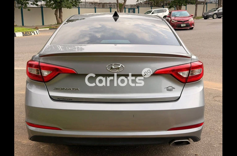 HYUNDAI SONATA 2015 - 5/7
